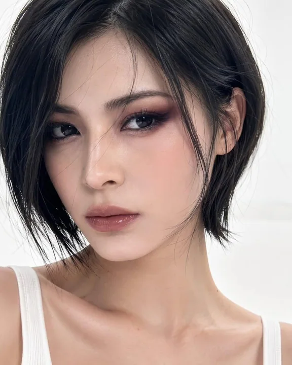 超現実的韓国風ボブカットの短髪女性の美容ポートレート