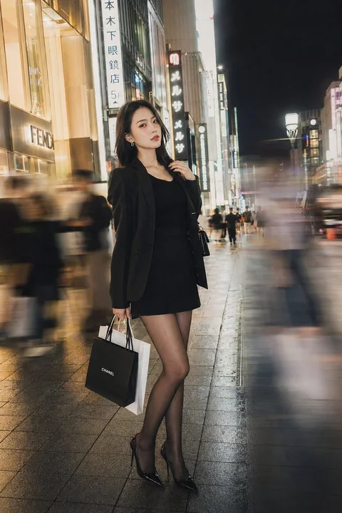 银座街头时尚晚装人像摄影