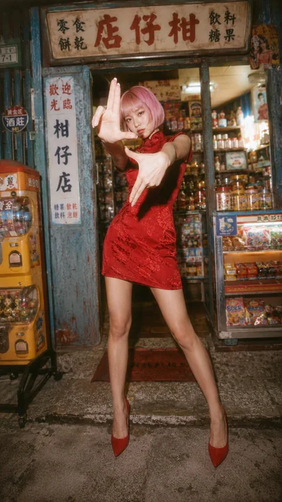 2000年代台偶感旗袍少女全身像