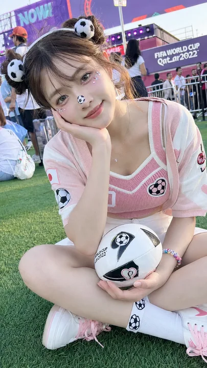 甜美日系足球宝贝世界杯应援人像