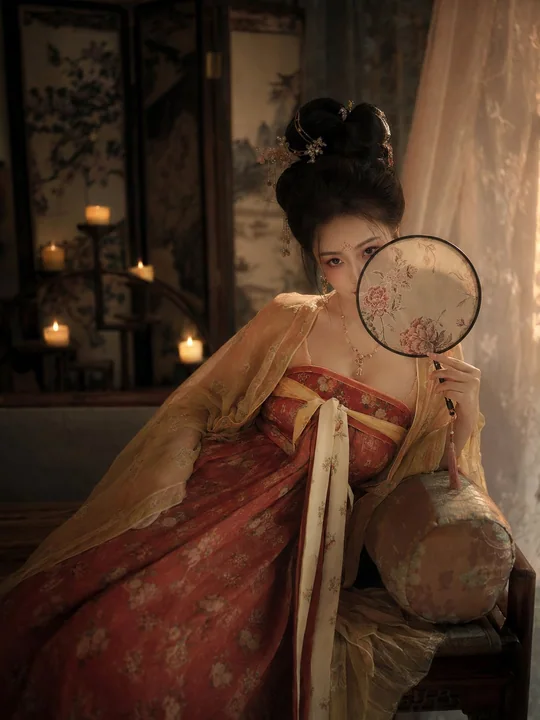 盛唐闺阁美人烛光写真