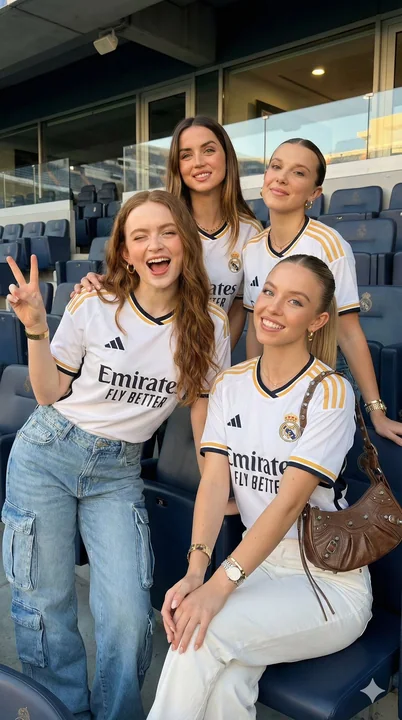 Groupe de jeunes filles de Real Madrid
