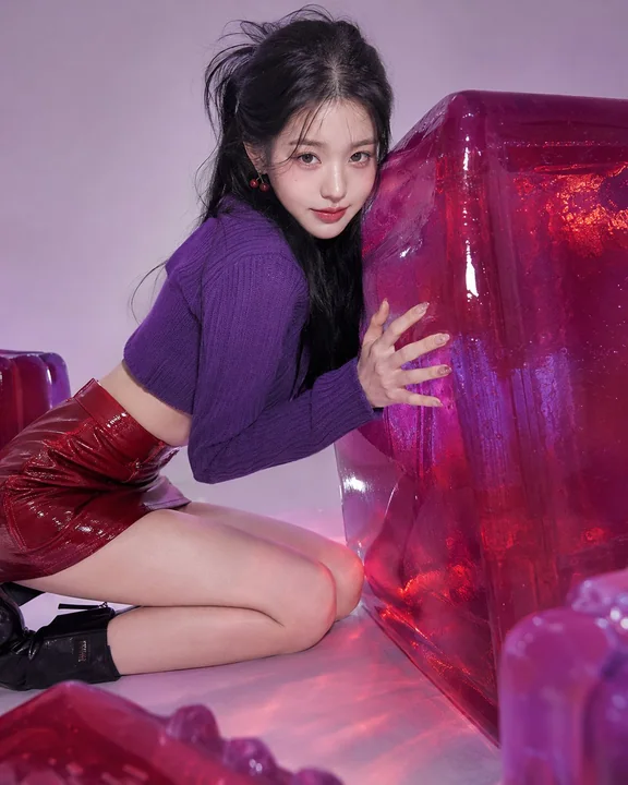 巨型樱桃果冻甜酷女性时装写真