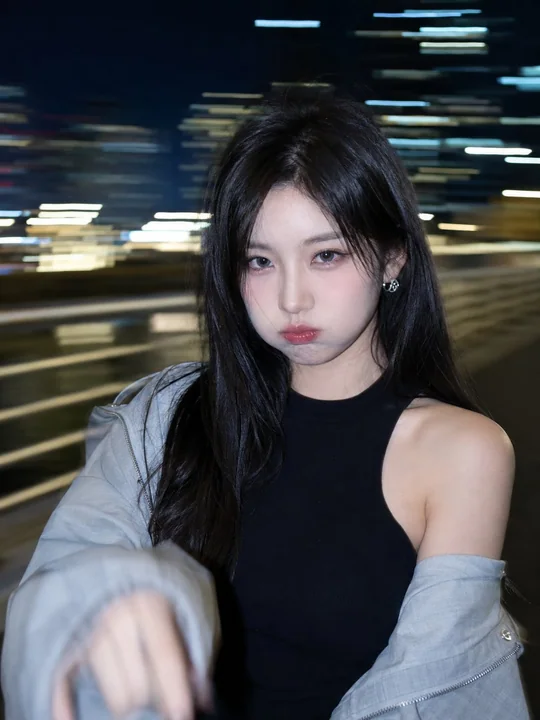 韩系夜晚慢门自拍写真