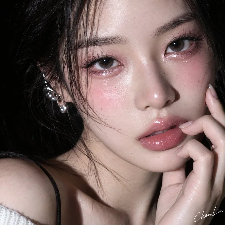 极近微距硬闪韩系湿润感美妆写真