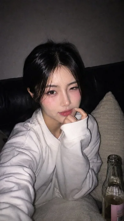 CCD韩系女友居家夜拍胶片感