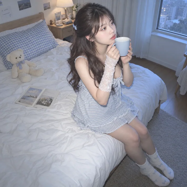 晨间梦境与蓝色马克杯的遐想