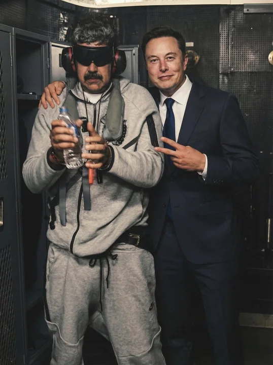 Elon Musk and Venezuelan President's Locker Room Photo Shows a Cute Contrast